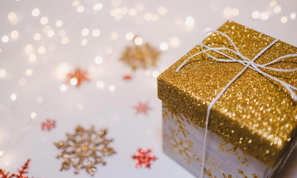 How to Prepare A Personal Gift Guide For Your Audience