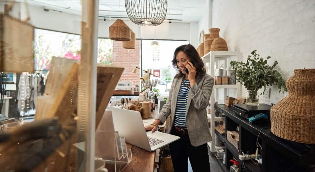 What’s The Difference Between Ecommerce and Ebusiness?