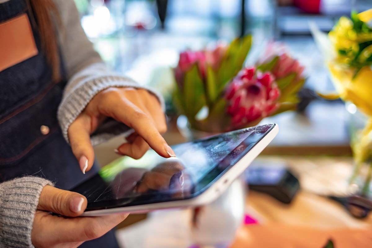 Navigating Recurring Revenue Replenishment Flows vs Subscription Models