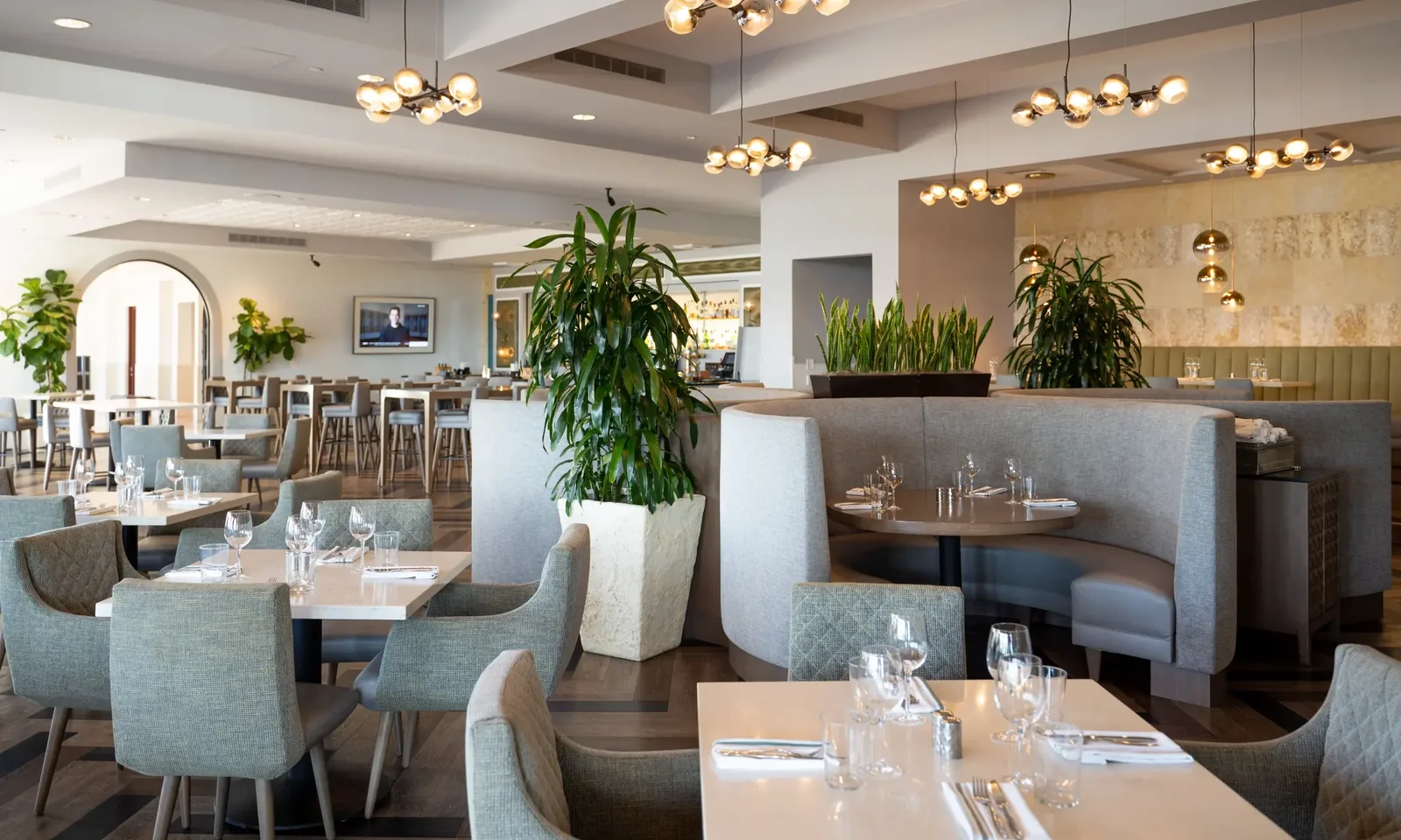 An intimate LimeLight dinner for women in ecommerce
